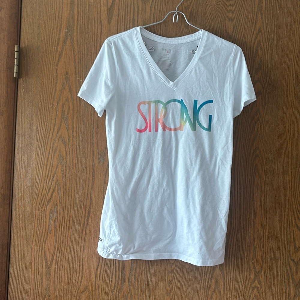 NWOT strong Dan skin now tee-shirt . Size M (8,10) .